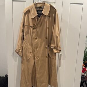 Burberry Classic Beige Trench Coat for Men